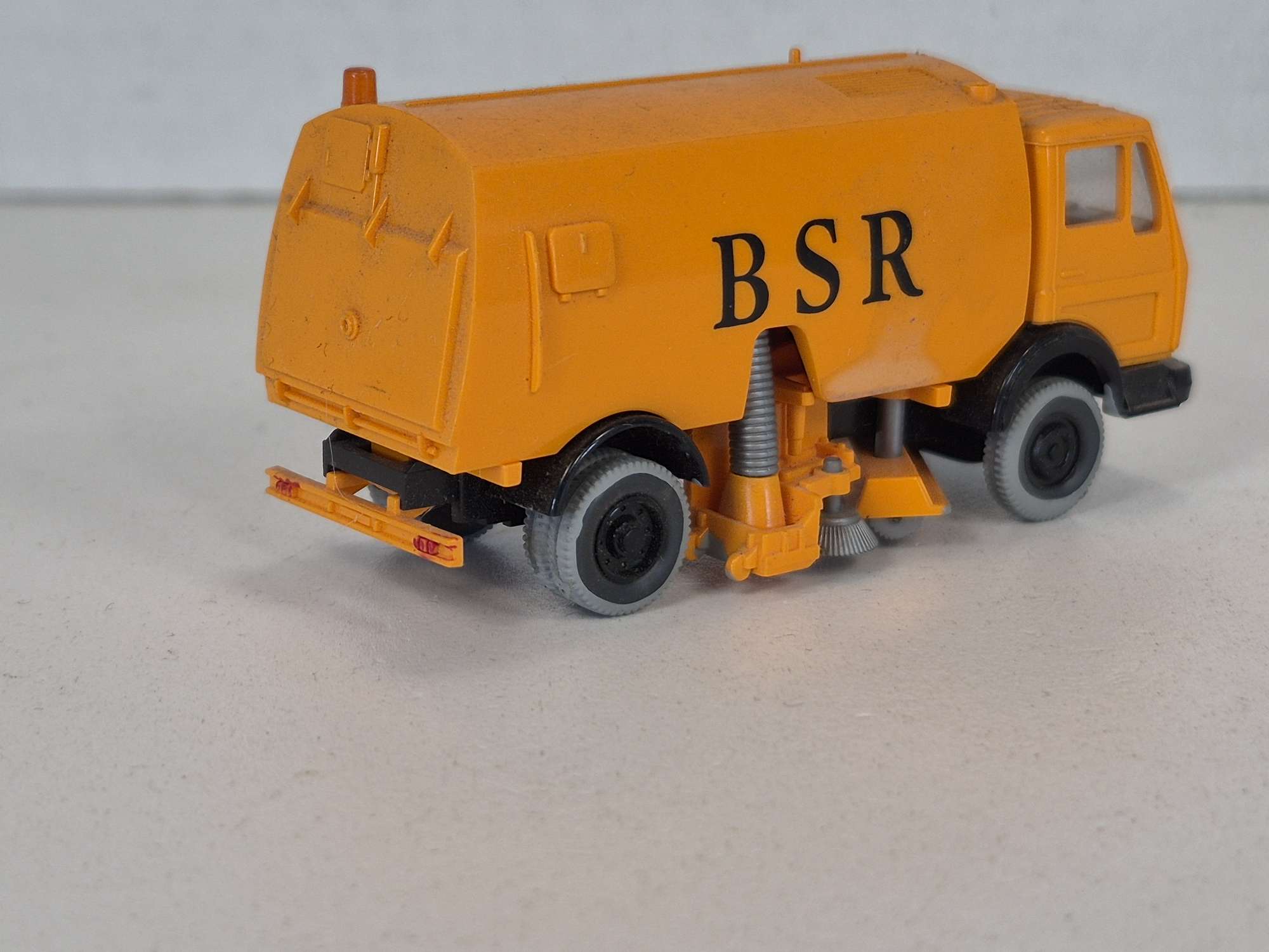 Mercedes-Benz NG - Utilaj curateniei stradala — photo 3