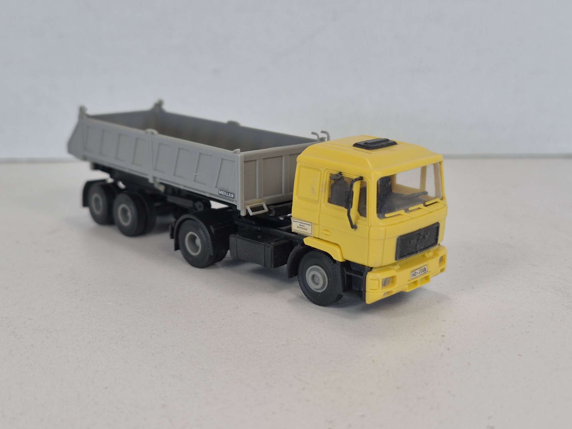 MAN F8 Basculantă semiremorca cu 2 axe Meiller — photo 3